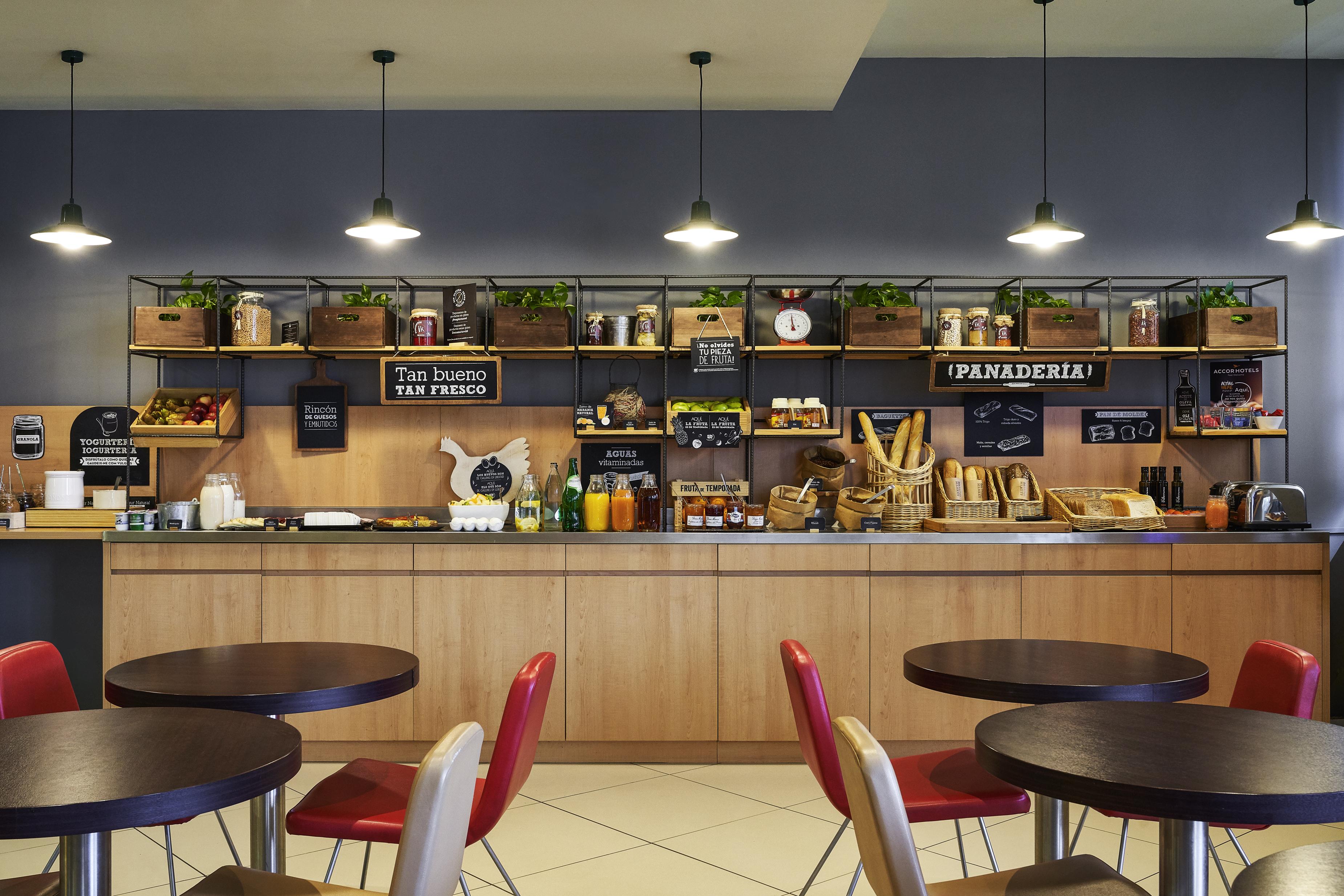 Ibis Barcelona Meridiana Eksteriør bilde
