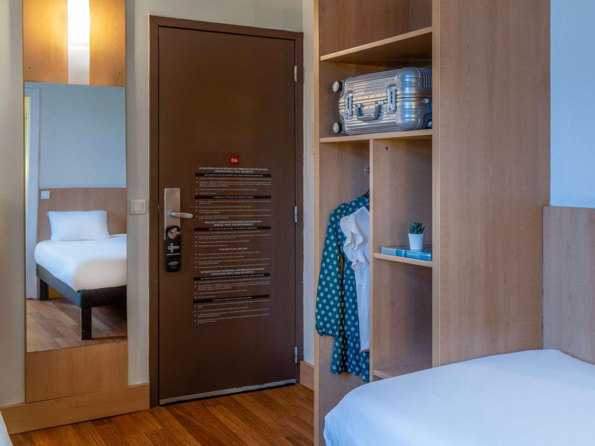 Ibis Barcelona Meridiana Eksteriør bilde