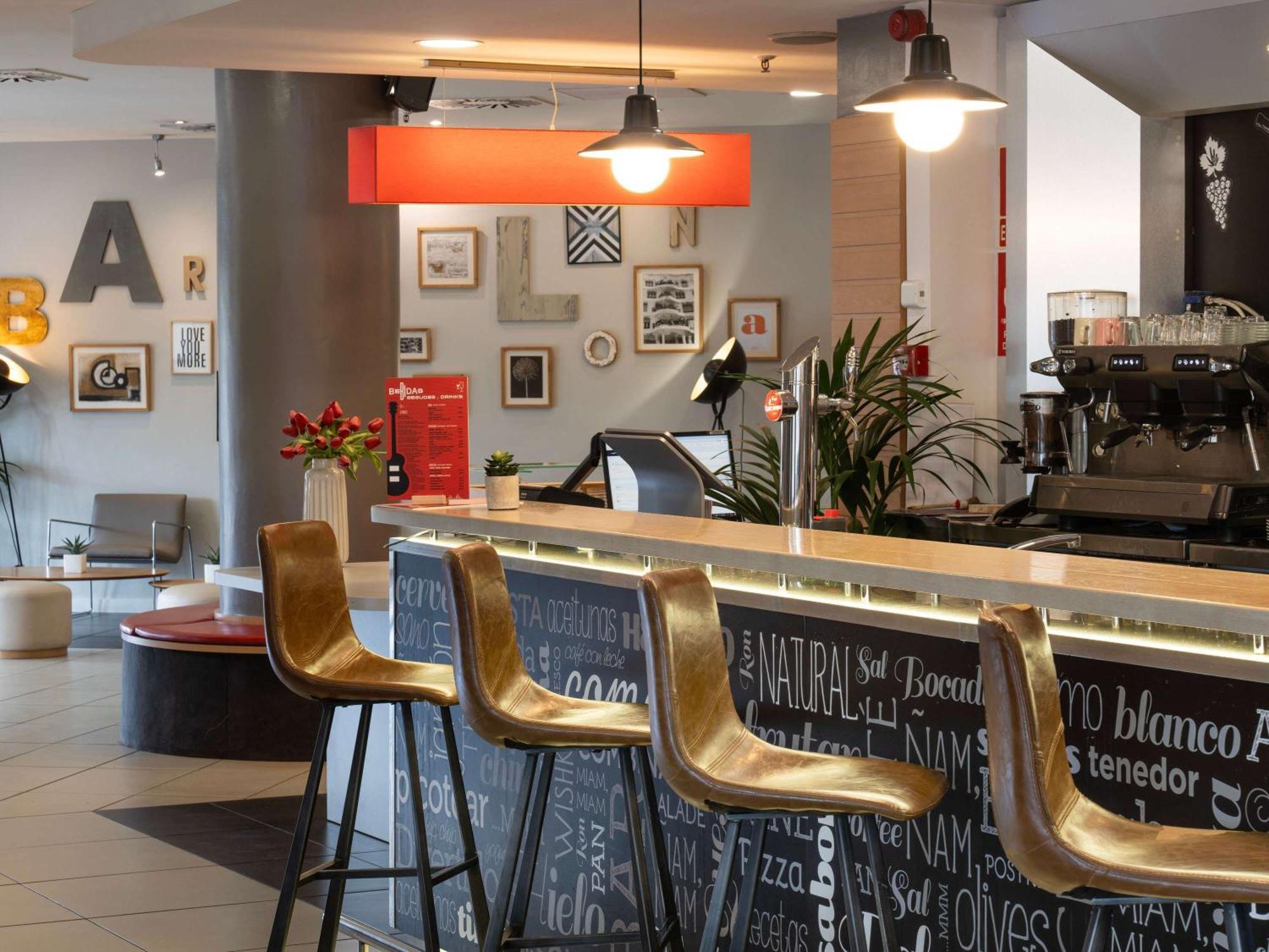 Ibis Barcelona Meridiana Eksteriør bilde