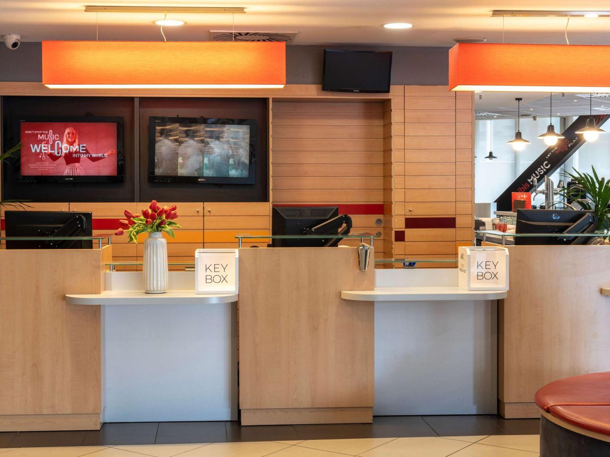 Ibis Barcelona Meridiana Eksteriør bilde