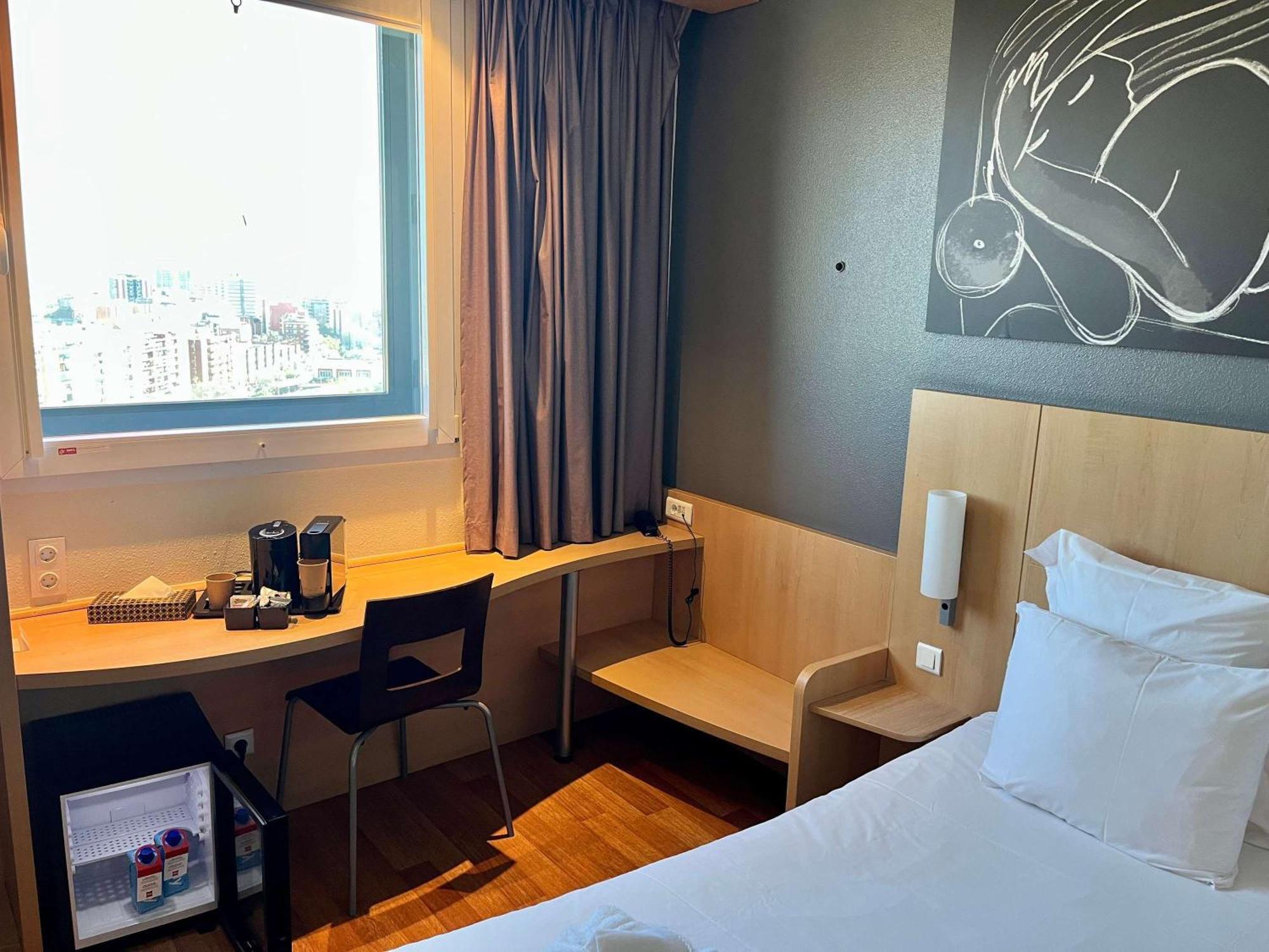 Ibis Barcelona Meridiana Eksteriør bilde