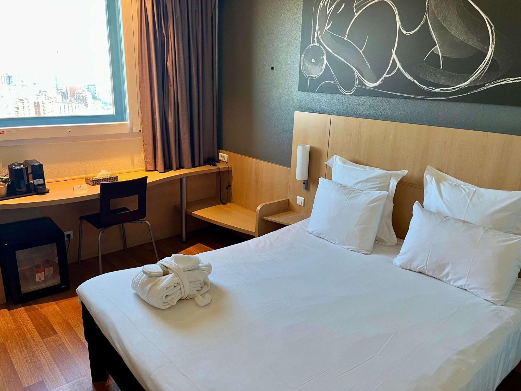 Ibis Barcelona Meridiana Eksteriør bilde